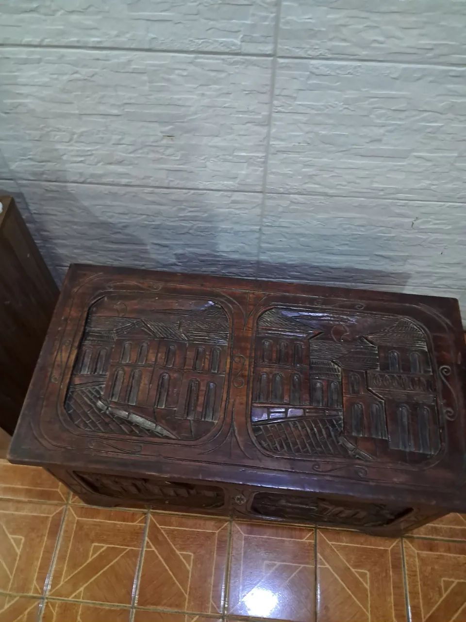 Bau antigo de madeira  - Foto 2