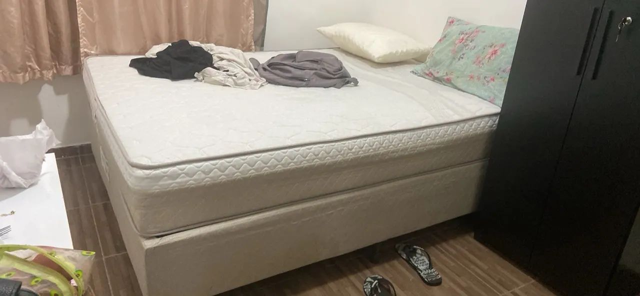 Cama casal nova com um mês de uso