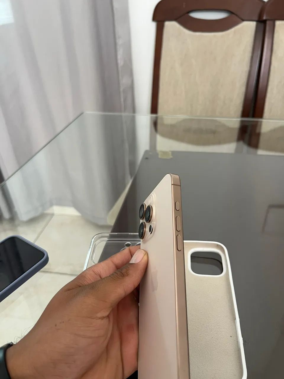iPhone 16 Pro Max - Foto 4