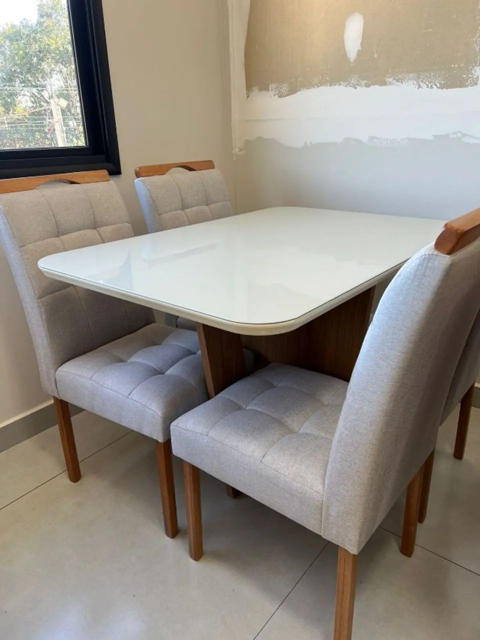 Mesa de Jantar com 4 Cadeiras NOVA