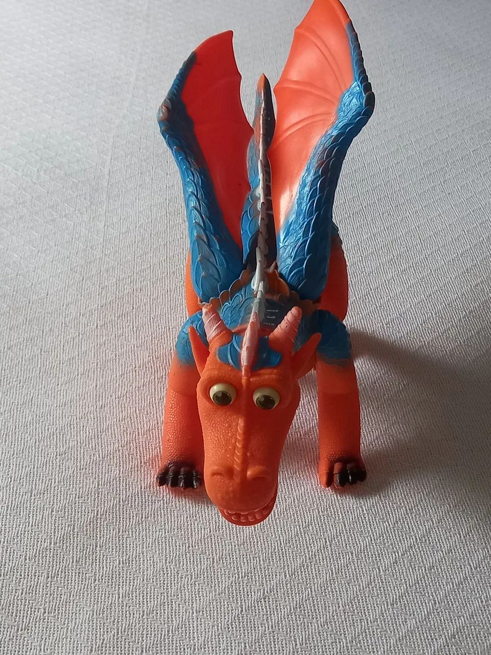 Brinquedo  dragão 