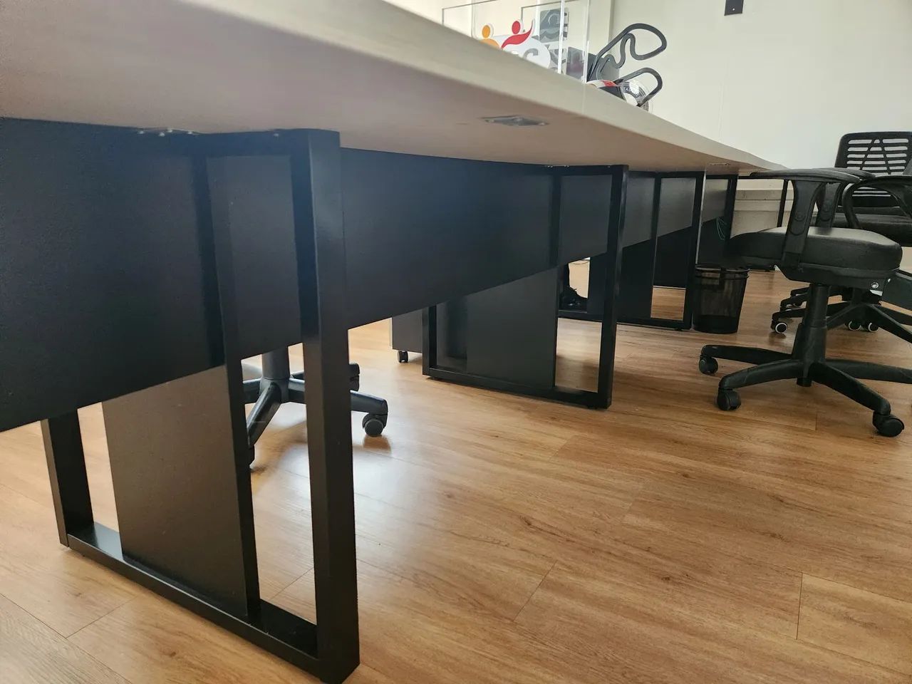 MESAS E CADEIRAS PARA ESCRITÓRIO - Foto 4