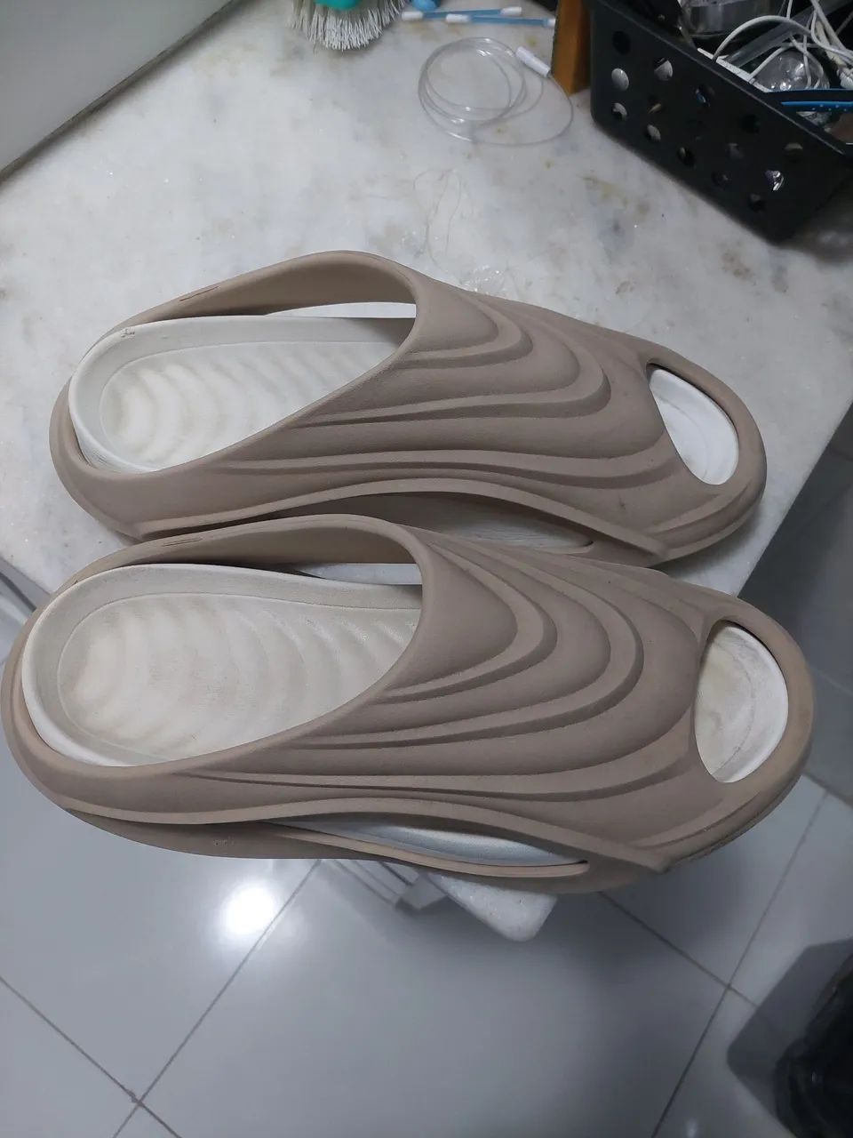 Chinelo replica Kanye west - Foto 2