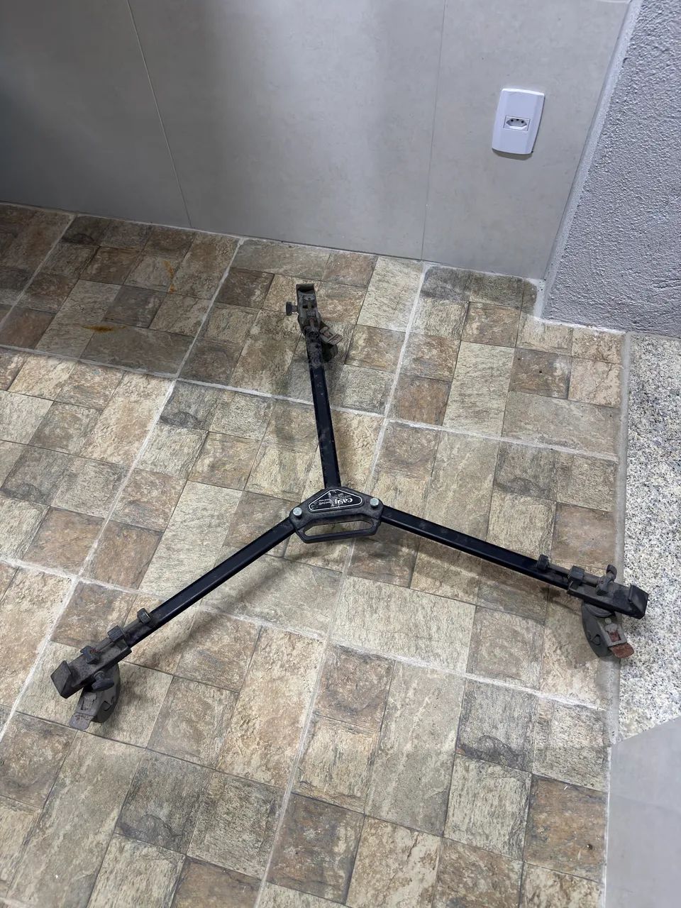 Suporte tripé com roldana - Foto 3