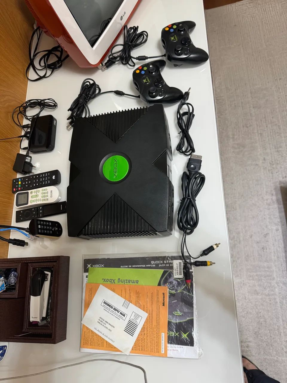 Xbox Clássico na caixa com HD 2 TB e dois controles - Foto 2