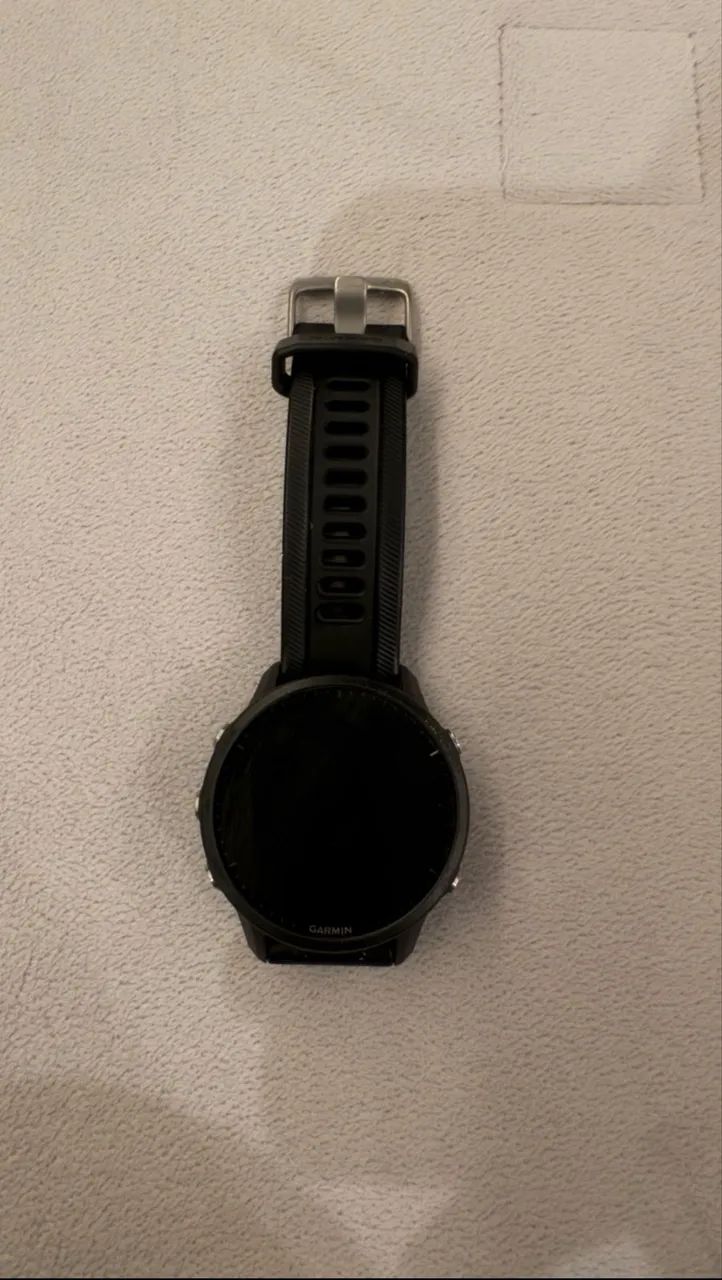 Vendo Garmin Forerunner 955 com cabo de carregar. Otimo estado
