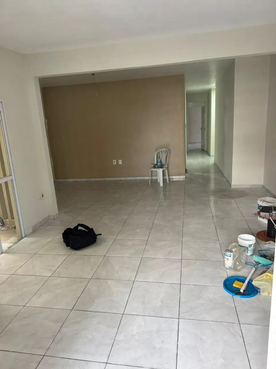 Casa com claridade e ampla