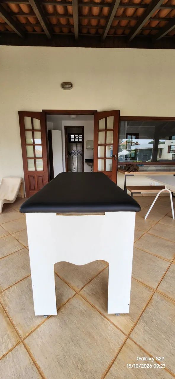 Maca fixa em MDF com estofado preto - Foto 3