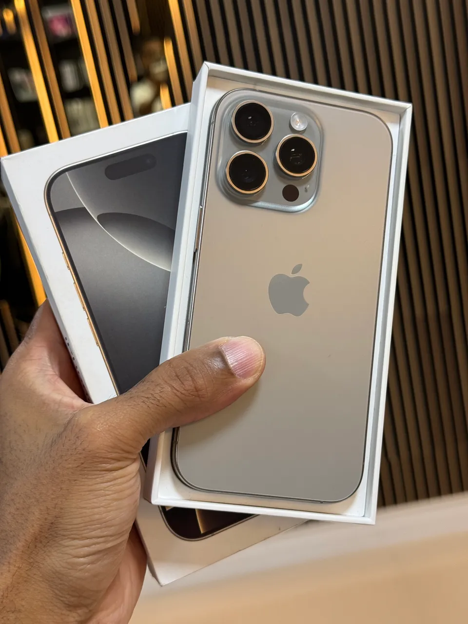 Apple iPhone 11 PRO MAX - 256GB - Seminovo - Caixa Original + Nota