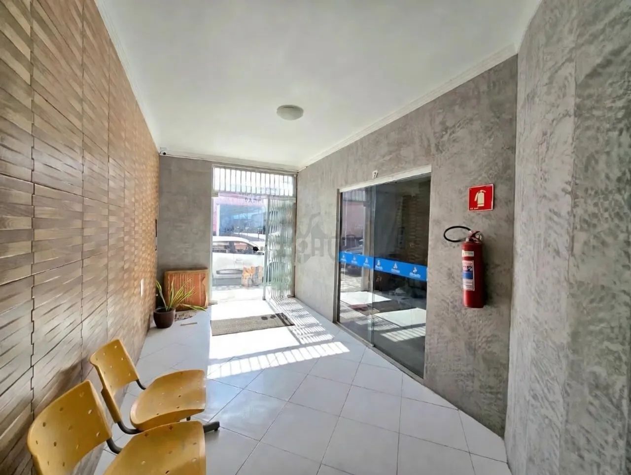 Vendo prédio comercial - Foto 2