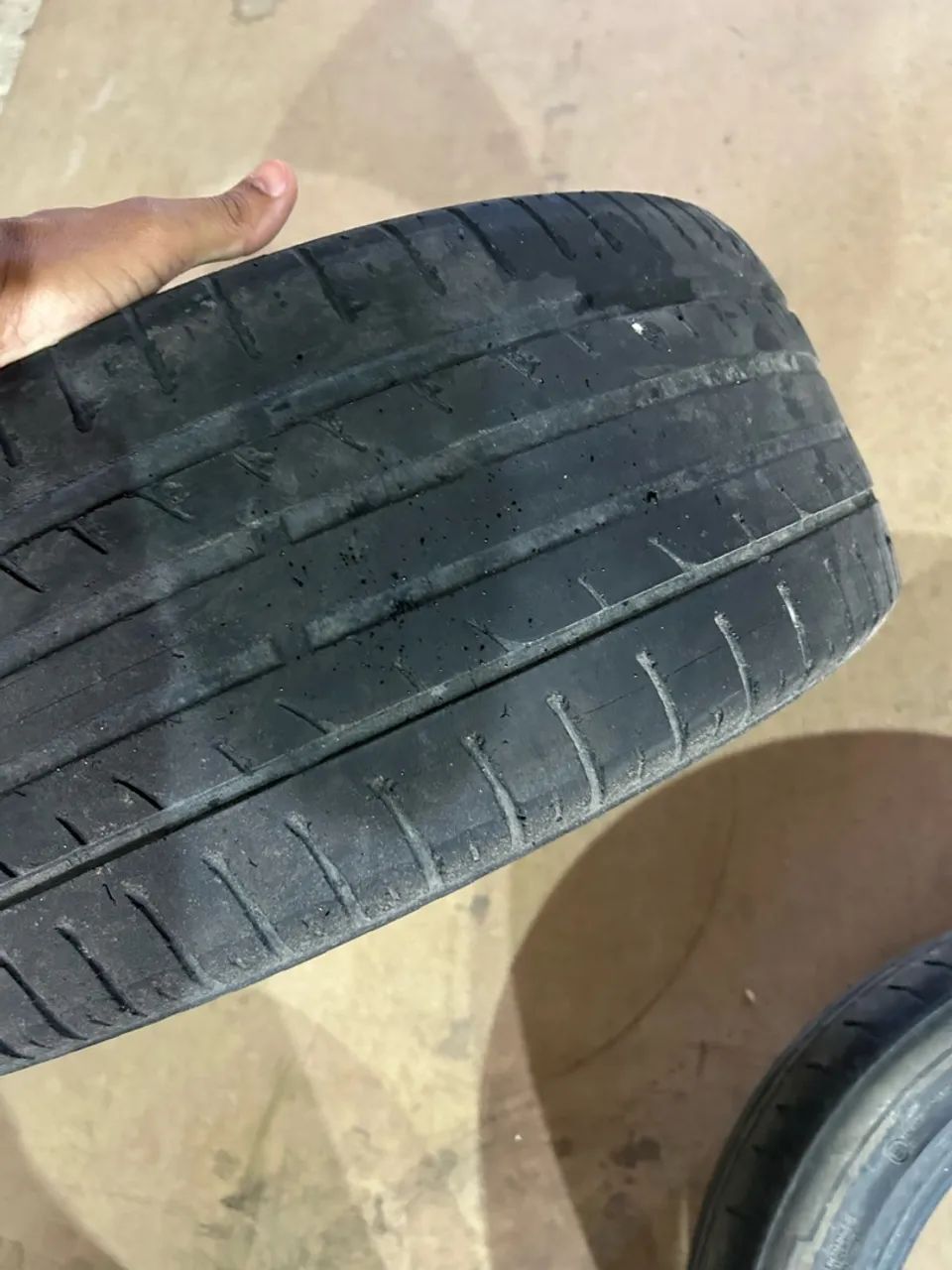 Pneus meia vida 225/45/18 - Foto 2
