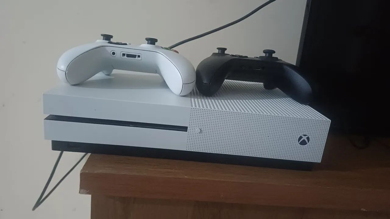 Xbox one a 1tb - Foto 2