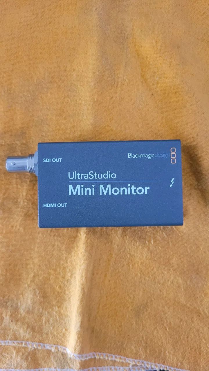 Blackmagic Ultra Studio mini monitor