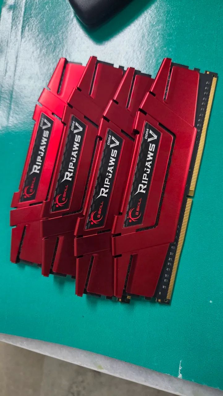 32Gb (4 x 8Gb) DDR4 G.Skill RipJaws V - 2400Mhz - Memória RAM