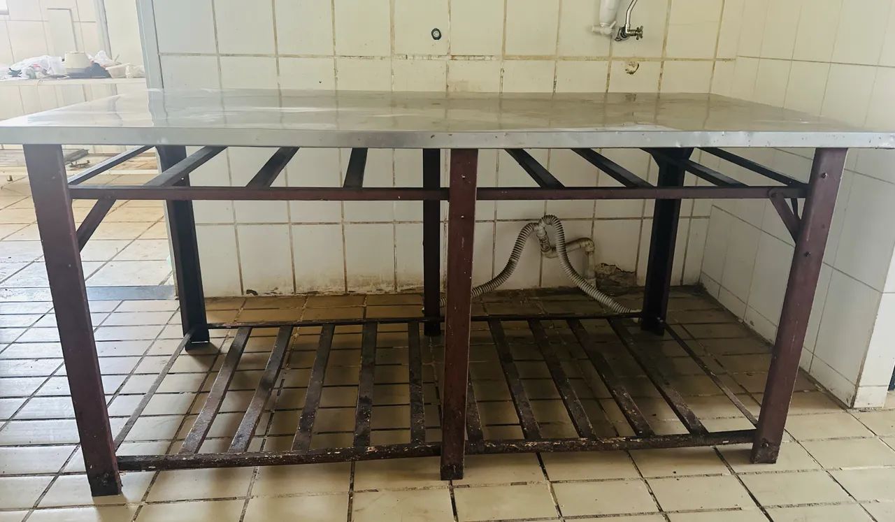 Mesa Industrial Base ferro Tampo de Aço Inoxidável 