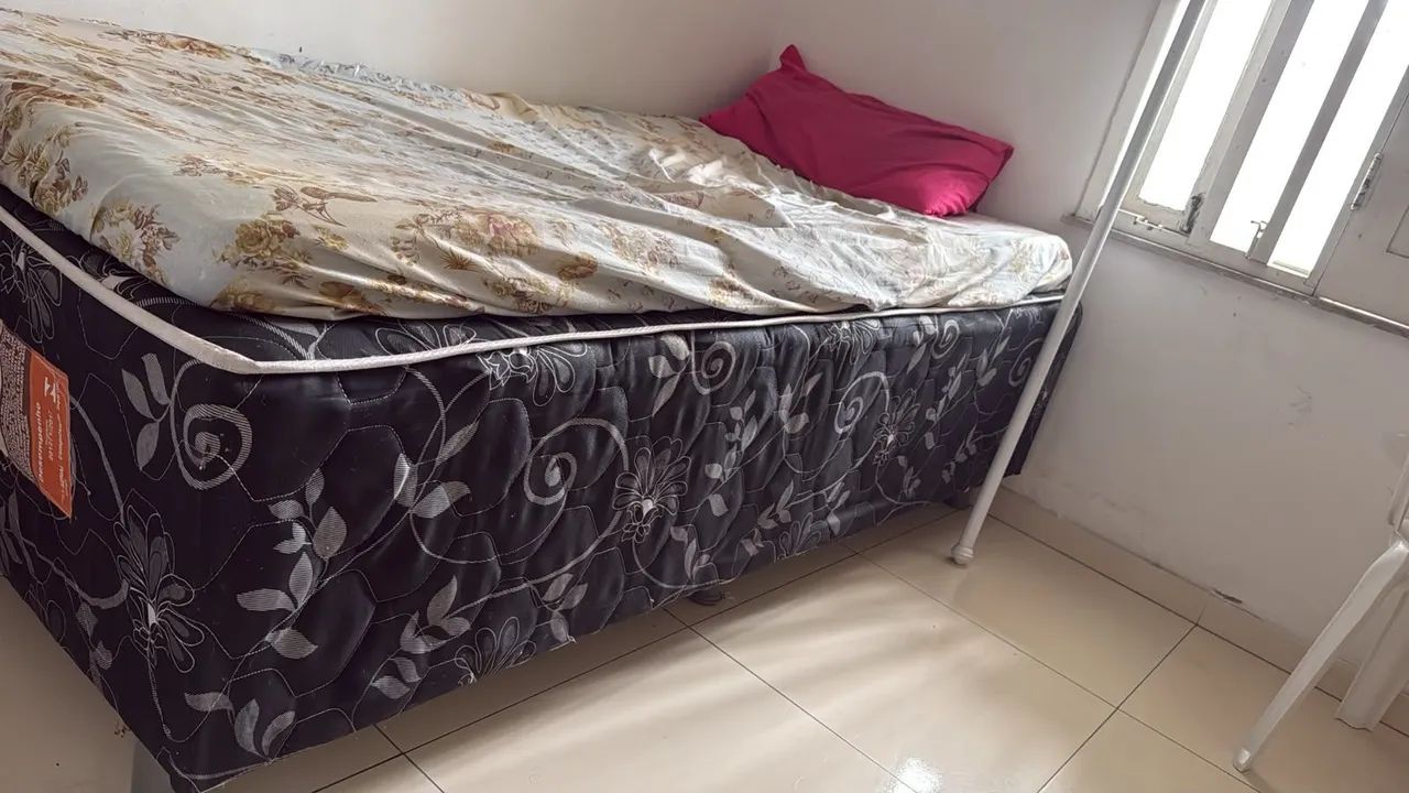 Cama solteiro + colchão 