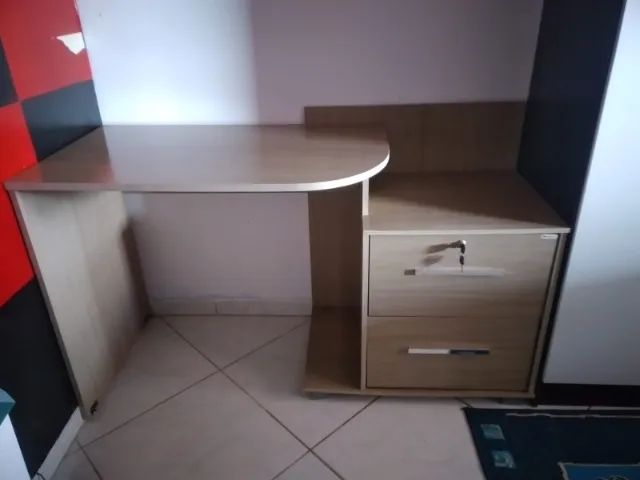 Escrivaninha de computador  