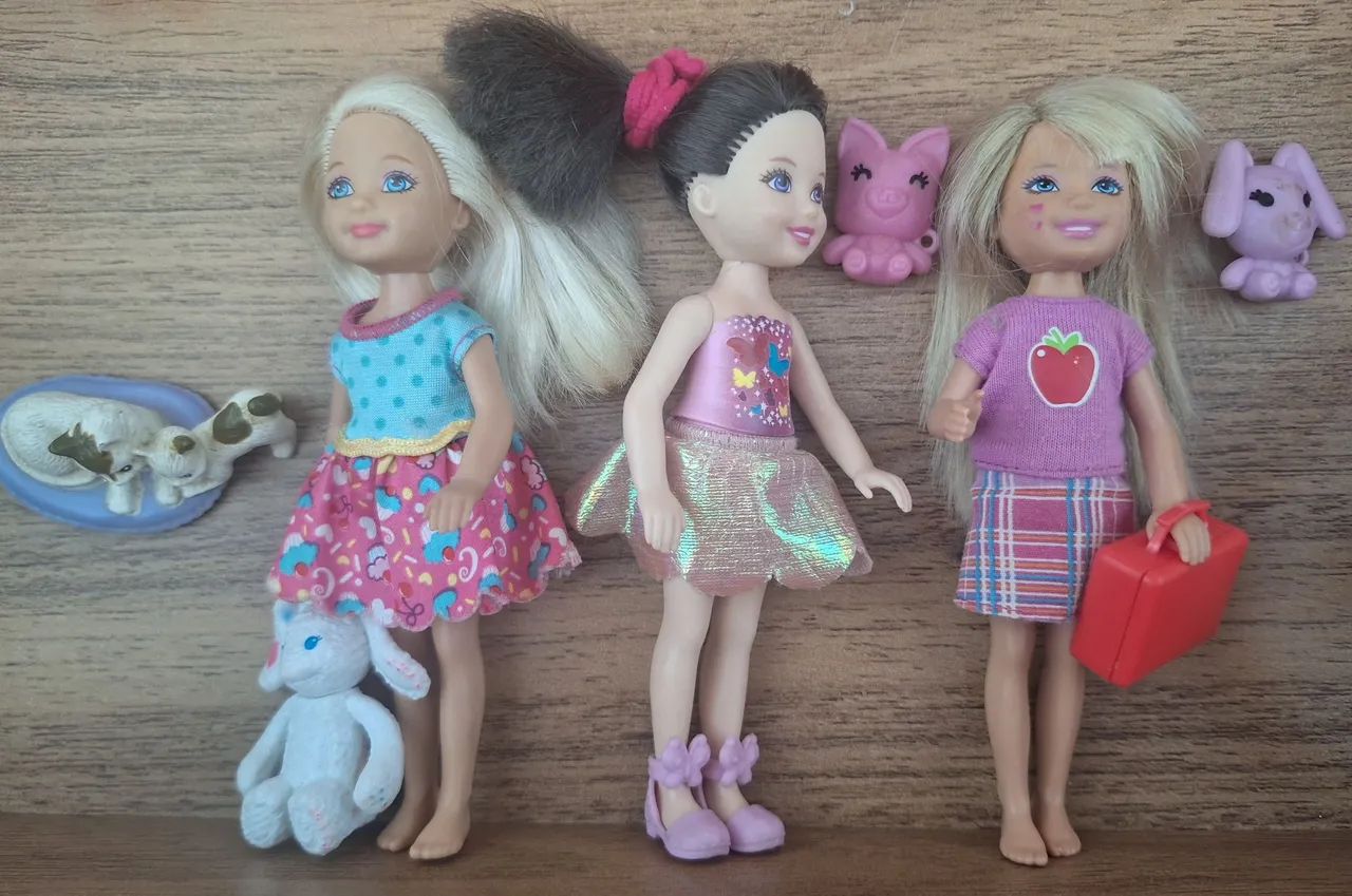 08 BONECAS da COLEÇÃO BARBIE e uma BICICLETA - Foto 3