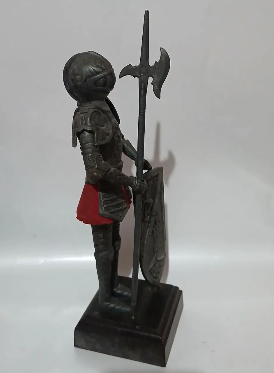 Cavaleiro medieval 28 cm - Contém avarias - Foto 2