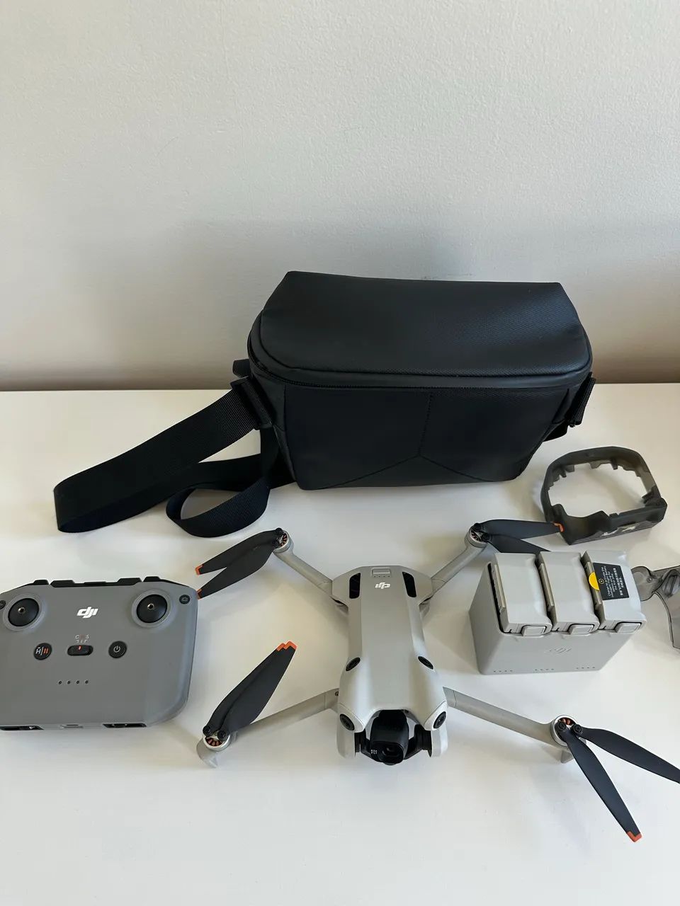 Drone DJI MINI 4 PRO fly more combo  - Foto 4