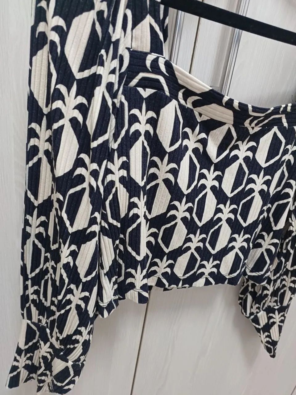 Blusa cropped abacaxi FARM - Foto 2