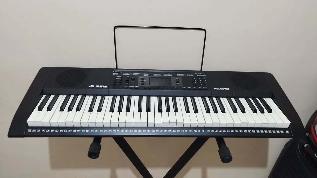 ? TECLADO ALESIS MELODY 61 - OPORTUNIDADE - Foto 2