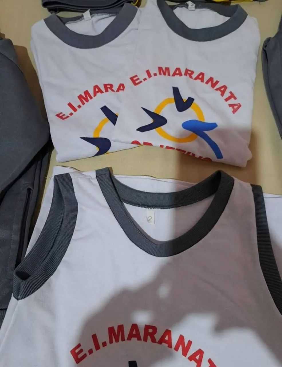 Uniforme colegio Maranata - Foto 3