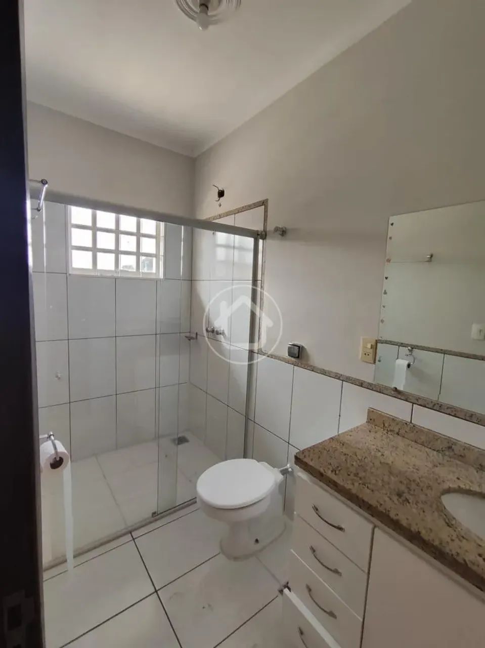 SOBRADO 3 DORMS SENDO 1 SUITE - Foto 4