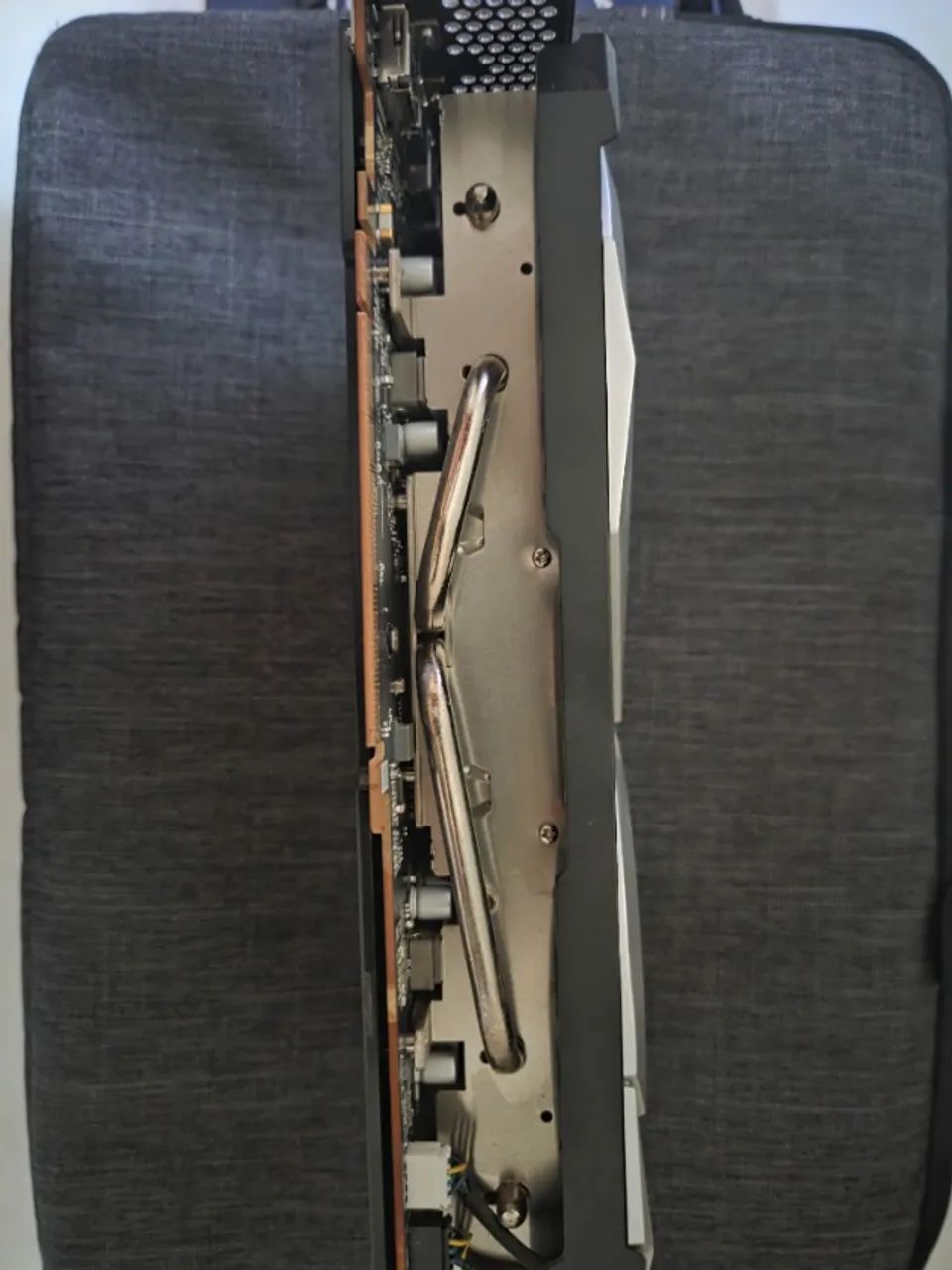 RX 6750 XT MECH 2X - 12 GB - Foto 3