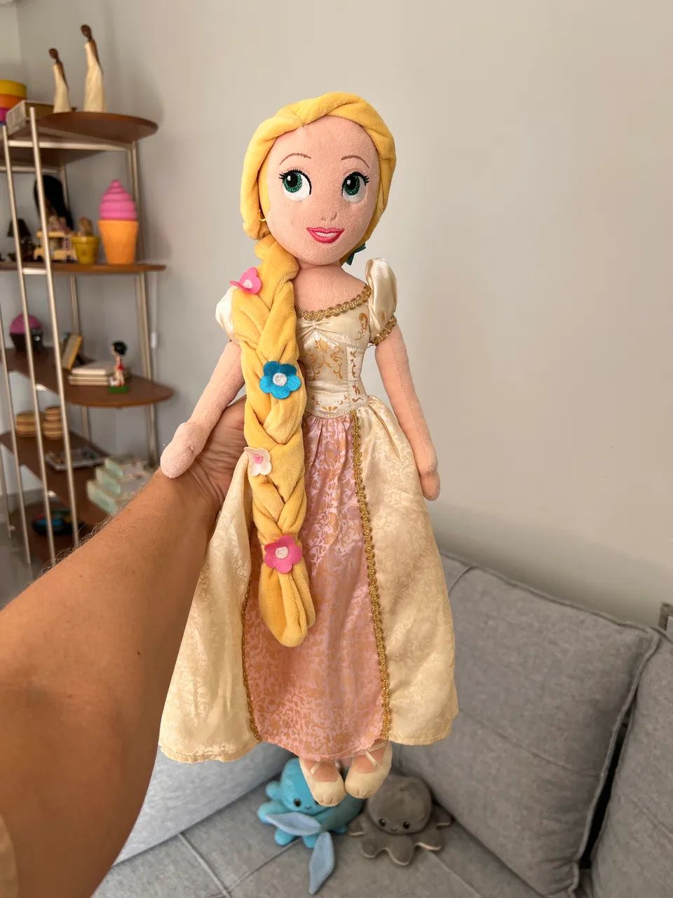 Boneca pelúcia Rapunzel Disney 