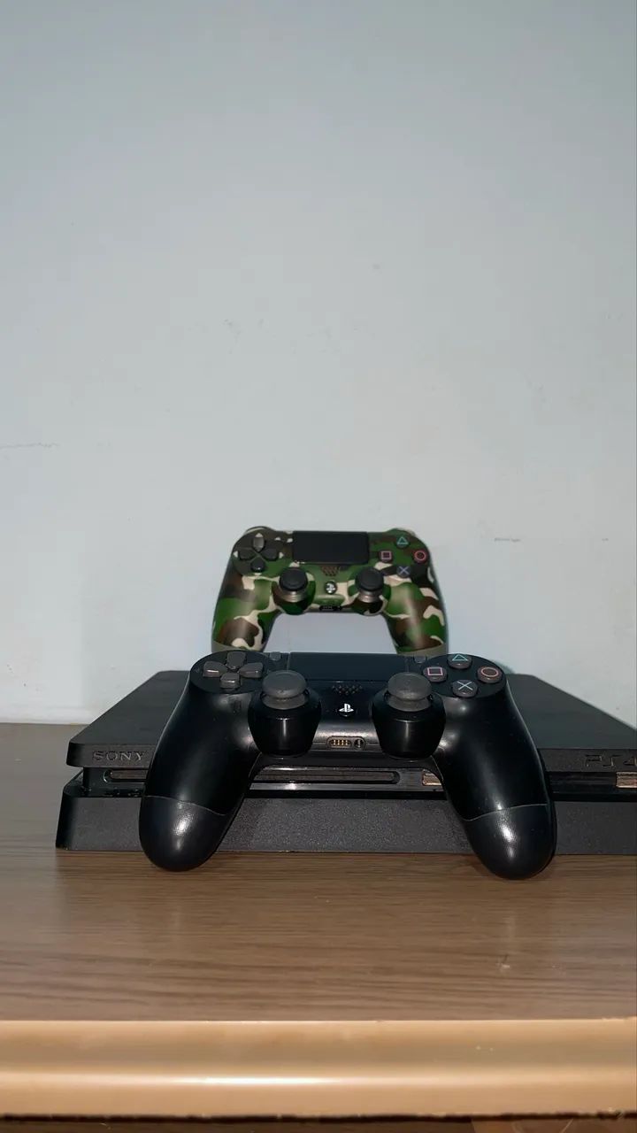 PLAYSTATION 4 