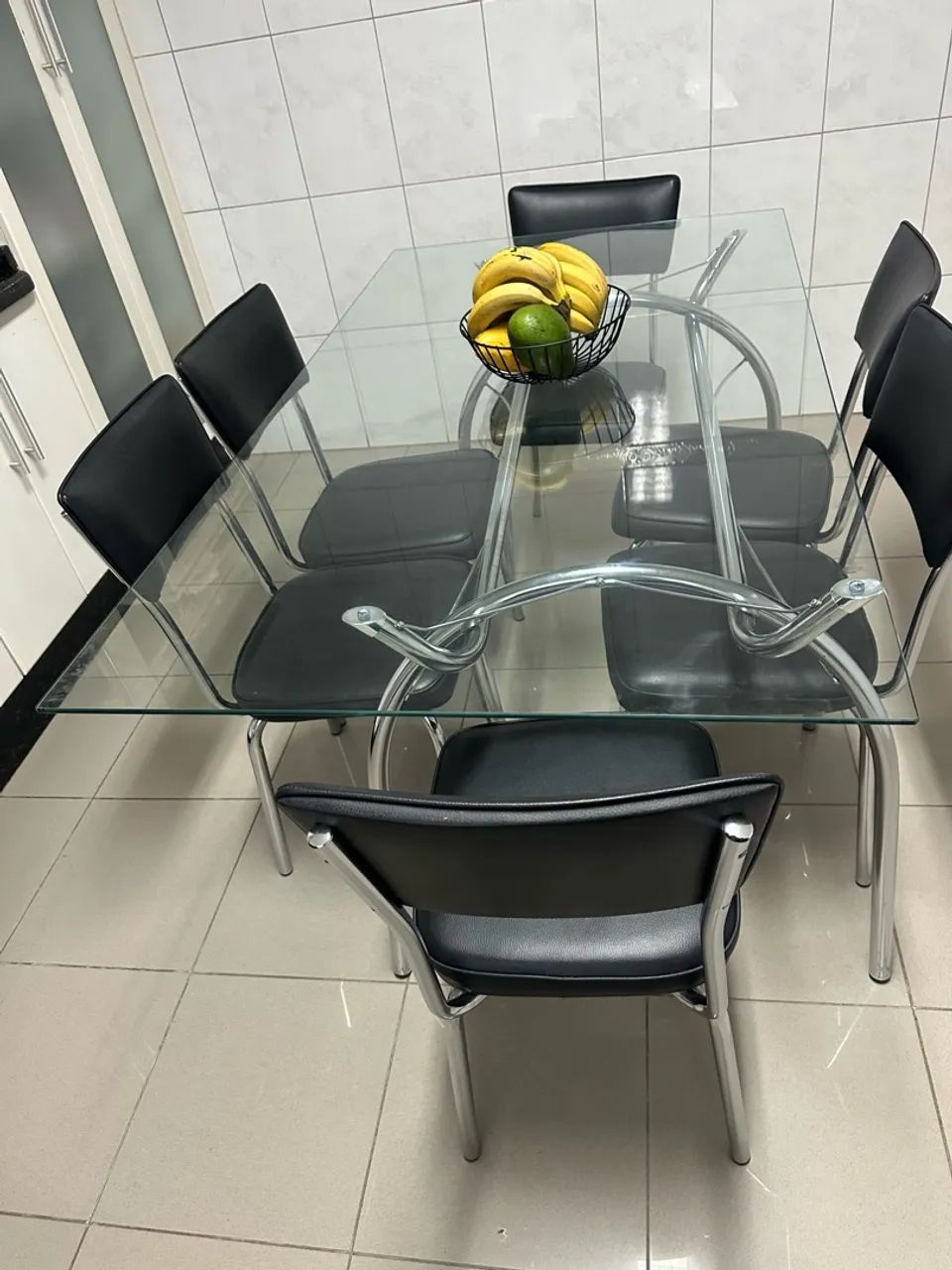 Mesa de cozinha retangular com 6 cadeiras 