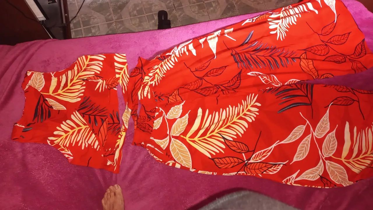 Conjunto de calça e blusa, tamanho M, 95%poliester e 5% elastano 