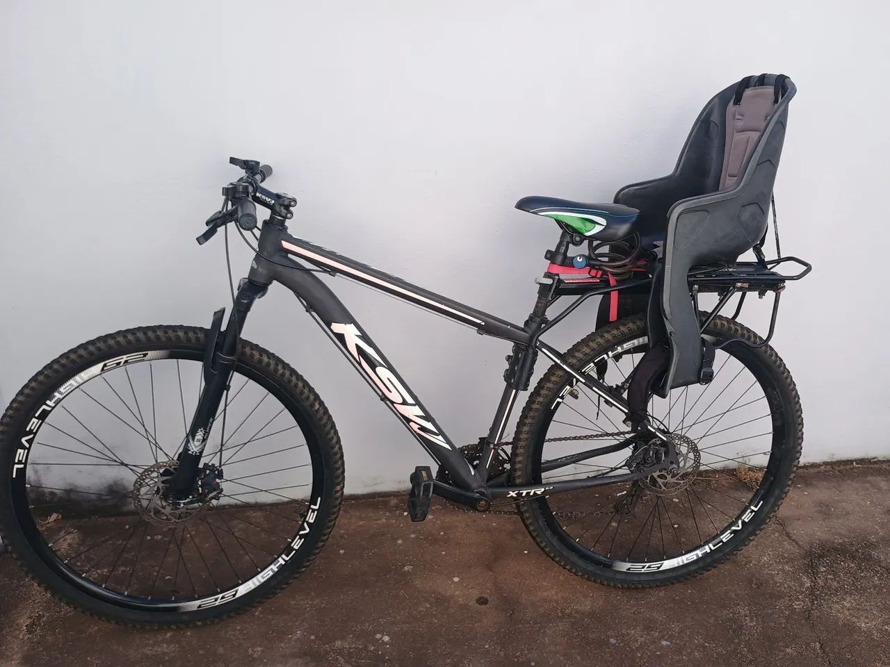 Bicicleta KWS com cadeirinha infantil e bagageiro  - Foto 4