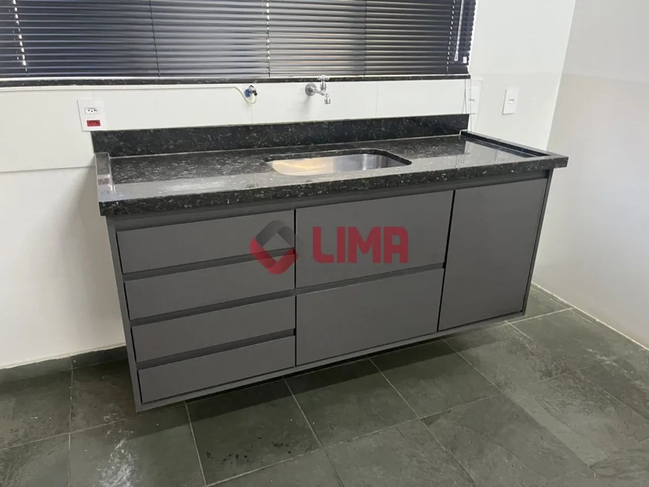ÓTIMO SALÃO COMERCIAL (SOBRE - LOJA) COM 4 SALAS (COM DIVISÓRIAS DRY WALL) E COM 4 BANHEIR - Foto 4