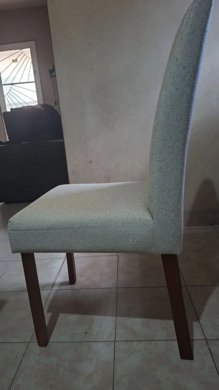 Mesa com 6 cadeiras