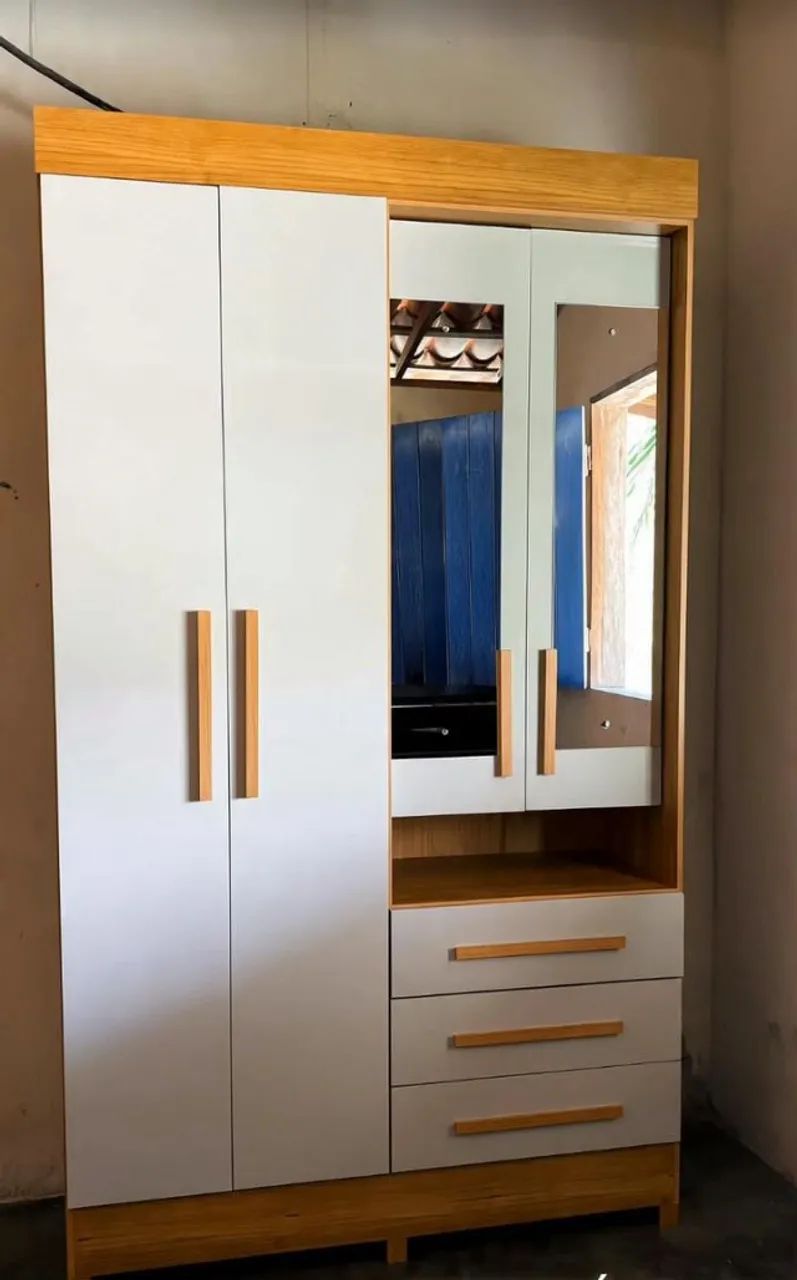 Guarda roupa novo com espelho e 3 gavetas branco