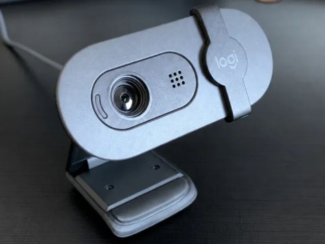Webcam Full HD Logitech Brio 100 - Grafite - Foto 2