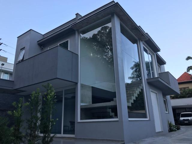 Linda casa 3 suites bairro Gloria em Joinville