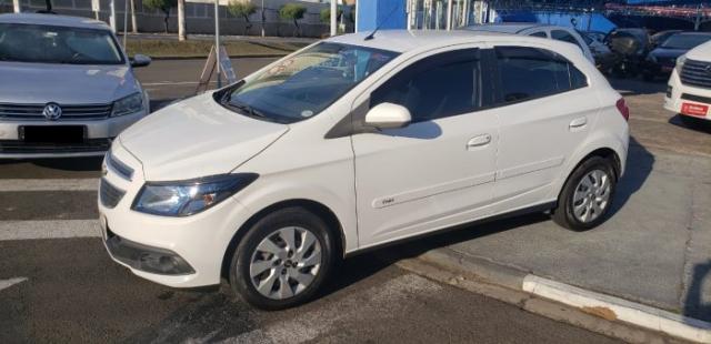 Chevrolet onix 2013 1.4 mpfi lt 8v flex 4p manual - Foto 2