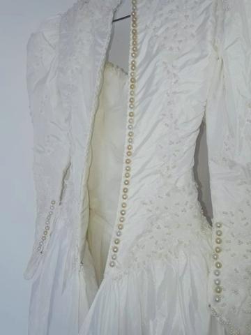 Vendo Vestido de Noiva - Grife de SP (nunca foi usado) - Foto 3