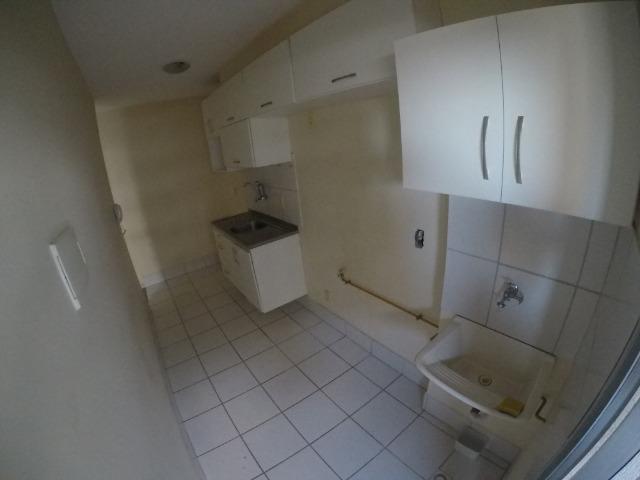 E.R- Apartamento com 2 quartos com quintal em Colina de Laranjeiras