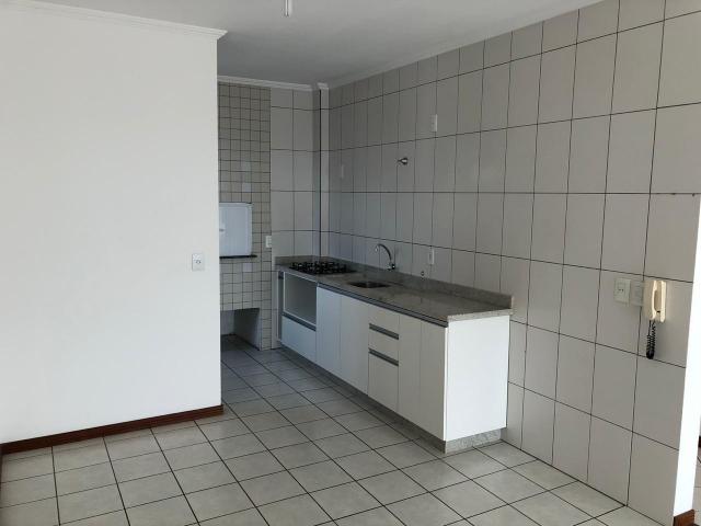 Apartamento à Venda, 76,00m² àrea privativa - 1 suíte + 2 quartos - Ilha da Figueira - Foto 6