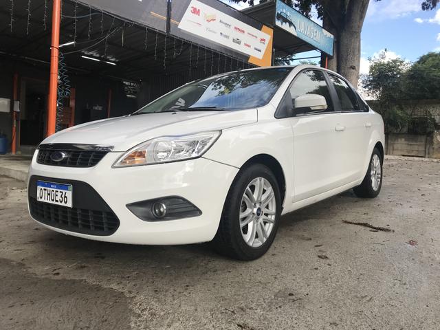 Ford Focus 1.6 Sedan Manual 2013
