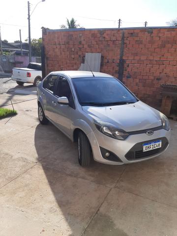 Vendo ou troco Fiesta Sedan 1.6, a vista dou um desconto - Foto 4