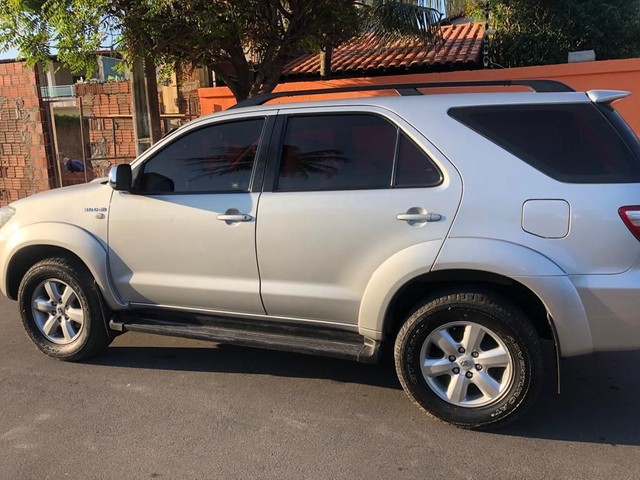 HILUX SW4 ANO 10/10 EXTRA 4X4 DISEL 7 LUGARES