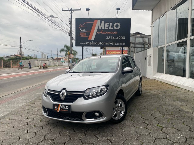 SANDERO DYNAMIQUE 1.6 AUTOMÁTICO 2015