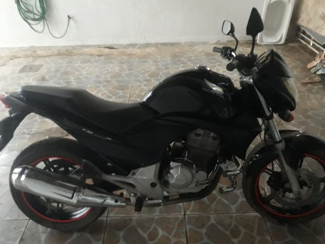 CB 300