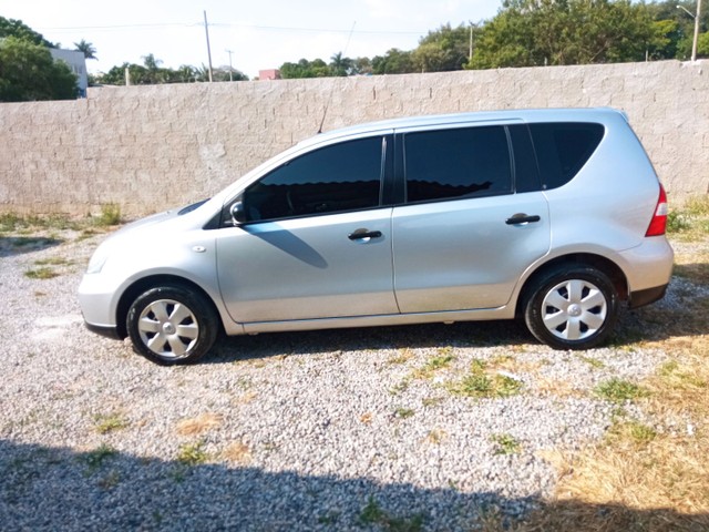 NISSAN LIVIANA 1.6 2010