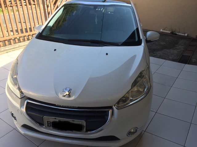 PEUGEOUT 208